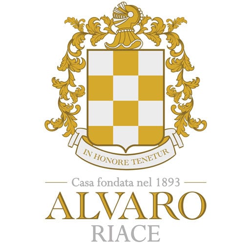 Scudo araldico con dettagli dorati e motto "In Honore Tenetur".